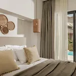 Lagoon Luxury Suites