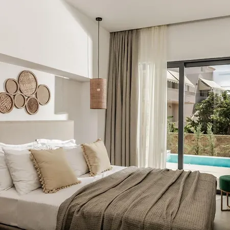 Lagoon Luxury Suites *