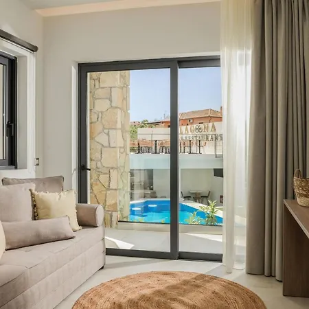 Lagoon Luxury Suites 아파트호텔 Vasilikí