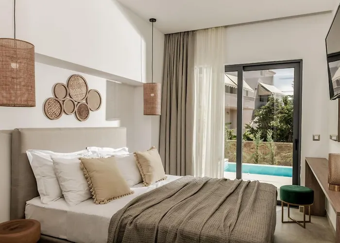 Lagoon Luxury Suites *