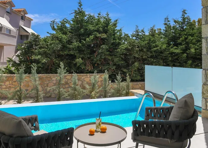 Lagoon Luxury Suites *