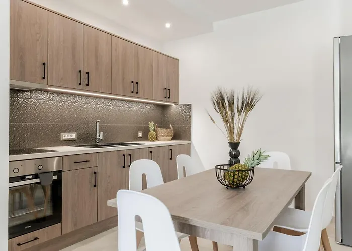 Ξενοδοχείο με διαμερίσματα Lagoon Luxury Suites Ανω Βασιλικος