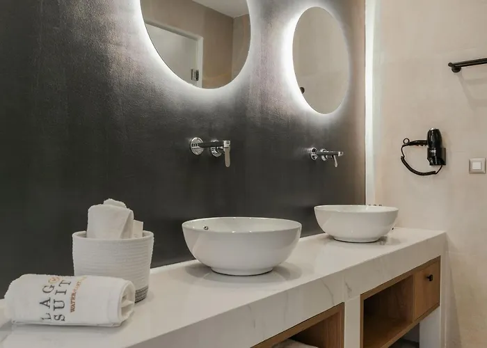 Ξενοδοχείο με διαμερίσματα Lagoon Luxury Suites *
