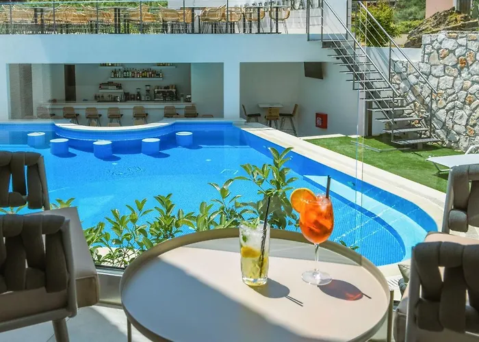 Ξενοδοχείο με διαμερίσματα Lagoon Luxury Suites