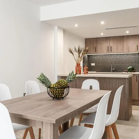 Lagoon Luxury Suites Vasilikí