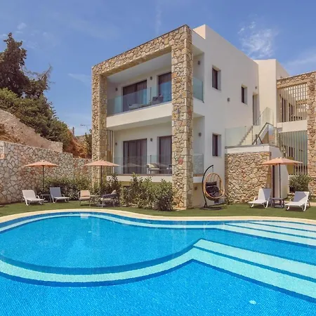 Lagoon Luxury Suites