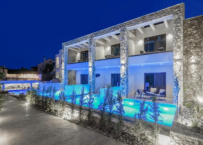 Lagoon Luxury Suites