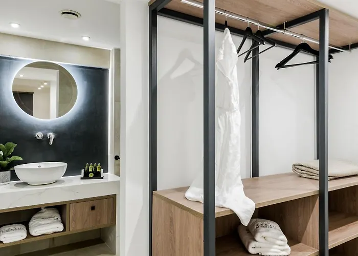 Lagoon Luxury Suites Vasilikí