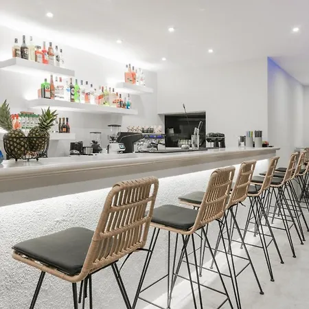 Lagoon Luxury Suites Vasilikí