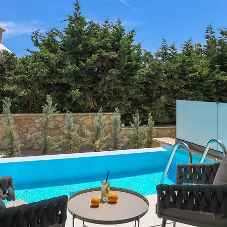 Lagoon Luxury Suites *