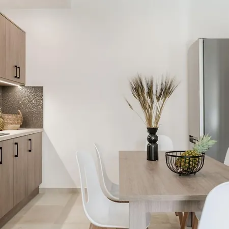 Lagoon Luxury Suites *