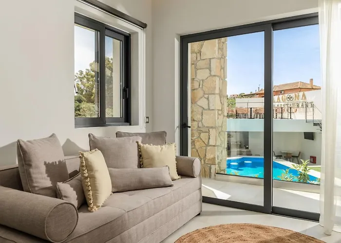 Lagoon Luxury Suites