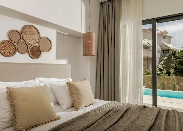 Lagoon Luxury Suites