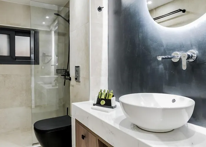 Lagoon Luxury Suites