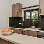 מלון דירות Lagoon Luxury Suites *