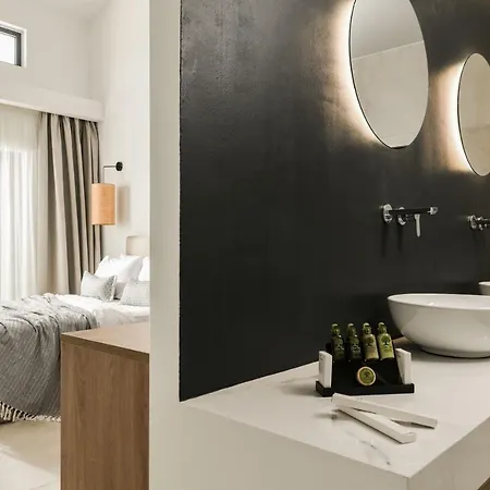 Lagoon Luxury Suites Vasilikí