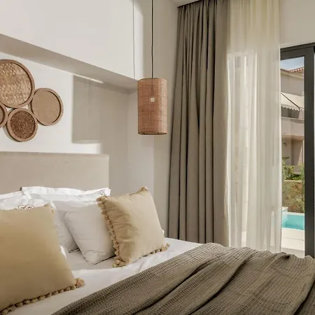 Lagoon Luxury Suites